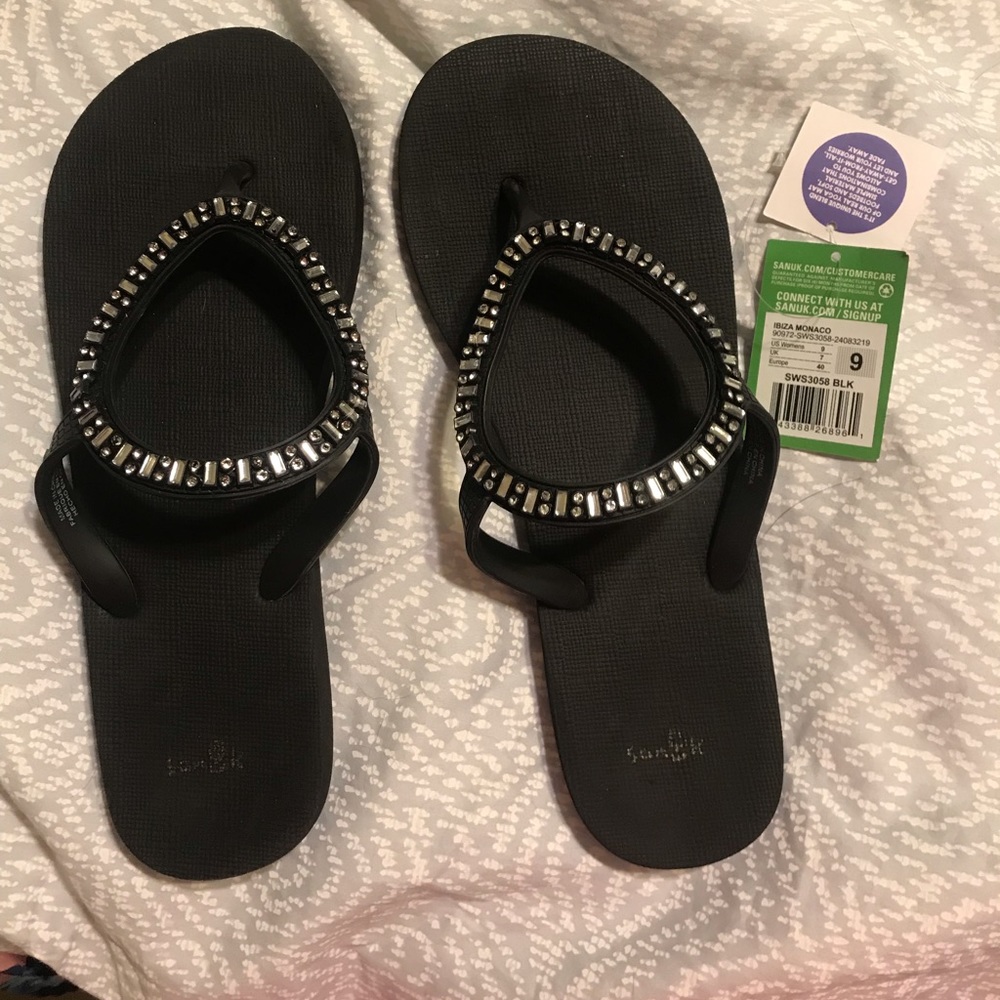 Sanuk Flip Flops
